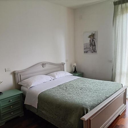 Casa Emilia - Appartamento Per Vacanze - فولينيو المظهر الخارجي الصورة
