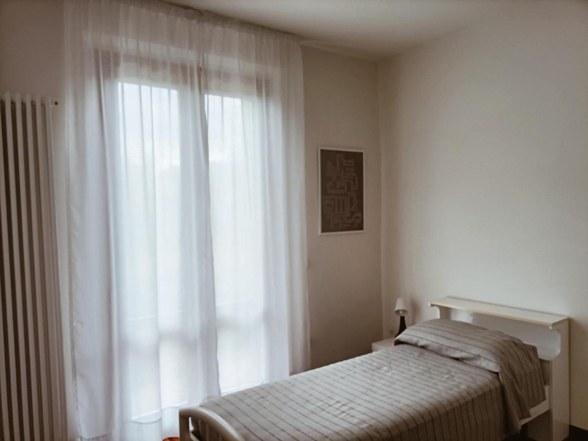 Casa Emilia - Appartamento Per Vacanze - فولينيو المظهر الخارجي الصورة