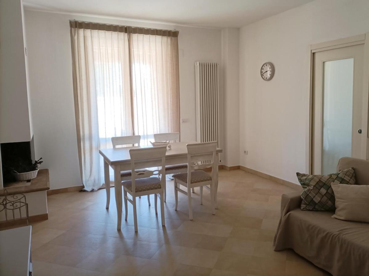Casa Emilia - Appartamento Per Vacanze - فولينيو المظهر الخارجي الصورة
